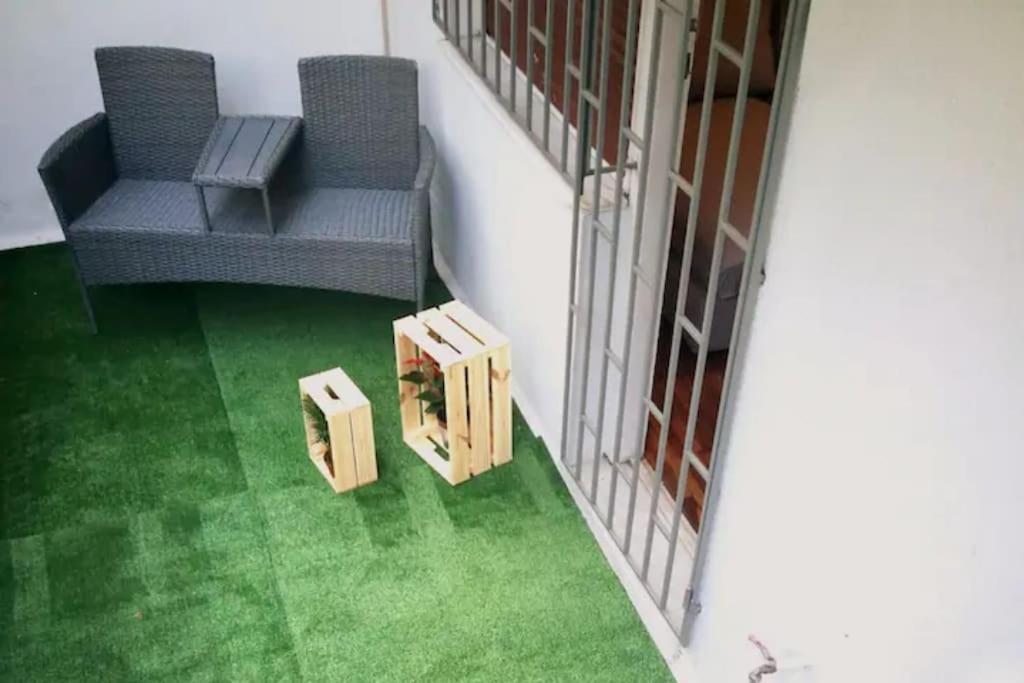 Apartment With Private Patio Athens Ngoại thất bức ảnh